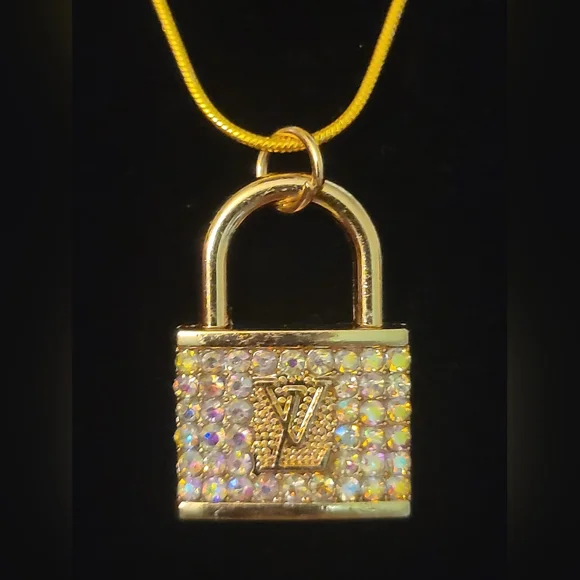 Aurora Borealis LV Crystal Padlock Necklace 18" Gold Plated Snake Chain NEW - Picture 2 of 5